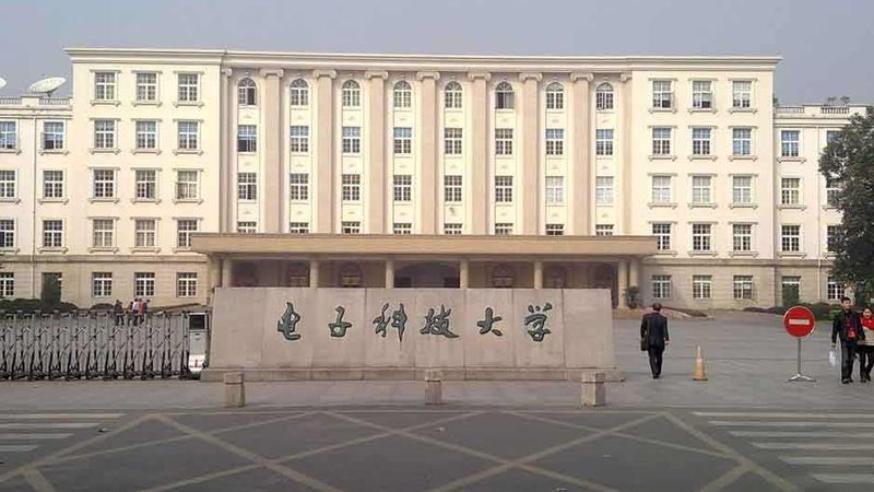 电子配件批发价格通常由以下几个部分构成：